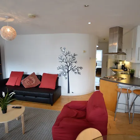 Metrostays - Stephen's 7-1 3*